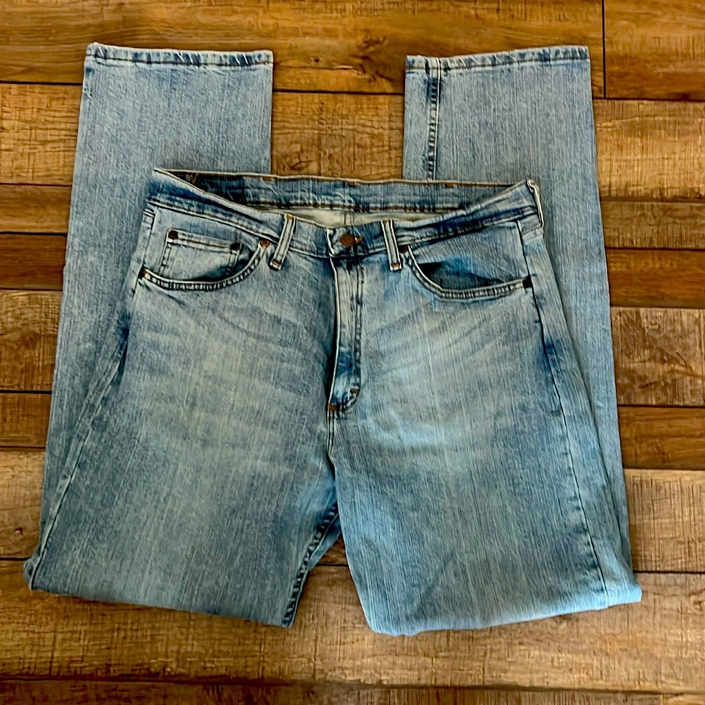 Men’s wrangler jeans barely worn 34/34
